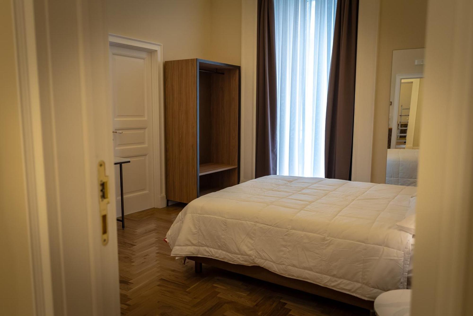 Antica Dimora Pessina Hotel Napoli Bagian luar foto