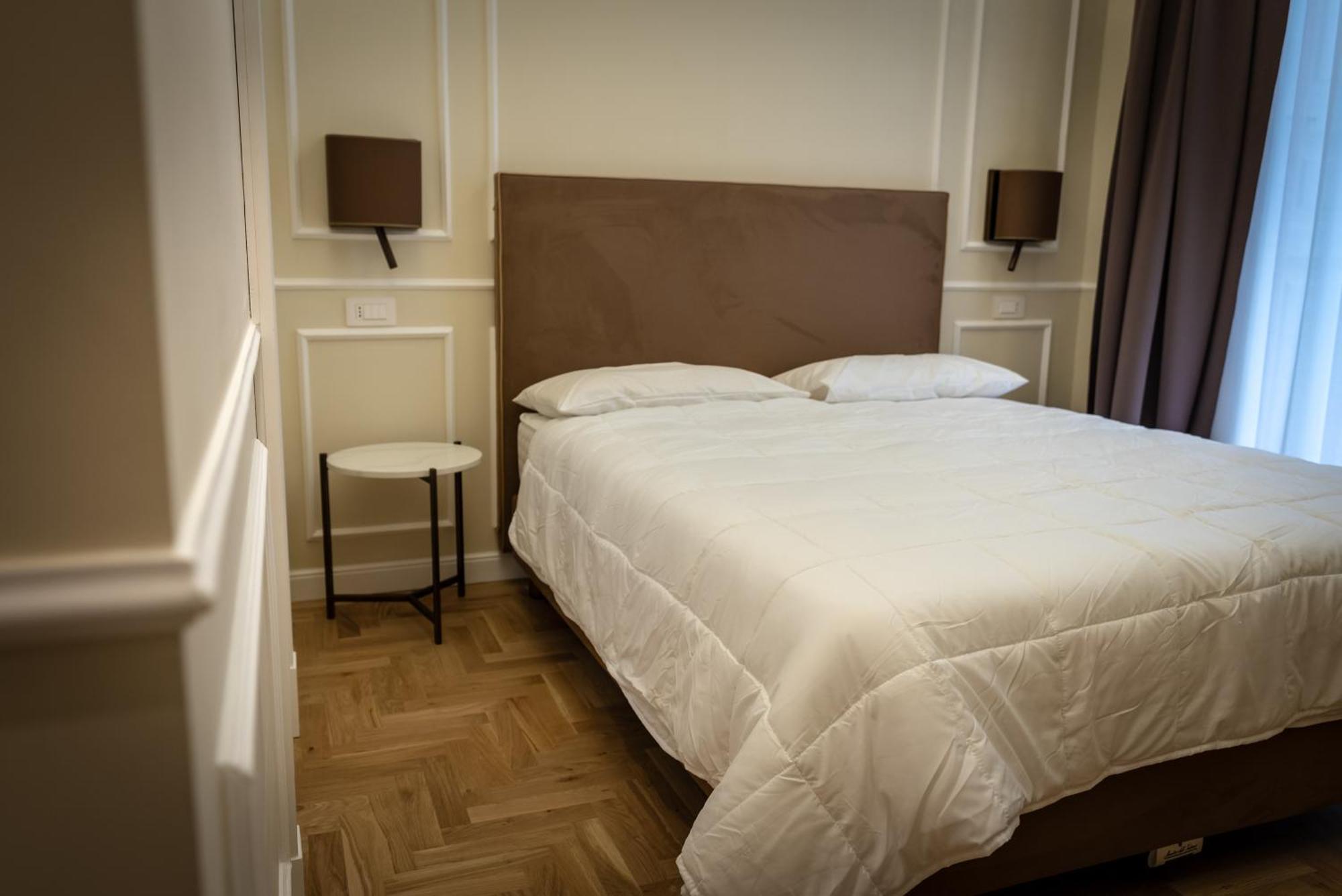 Antica Dimora Pessina Hotel Napoli Bagian luar foto