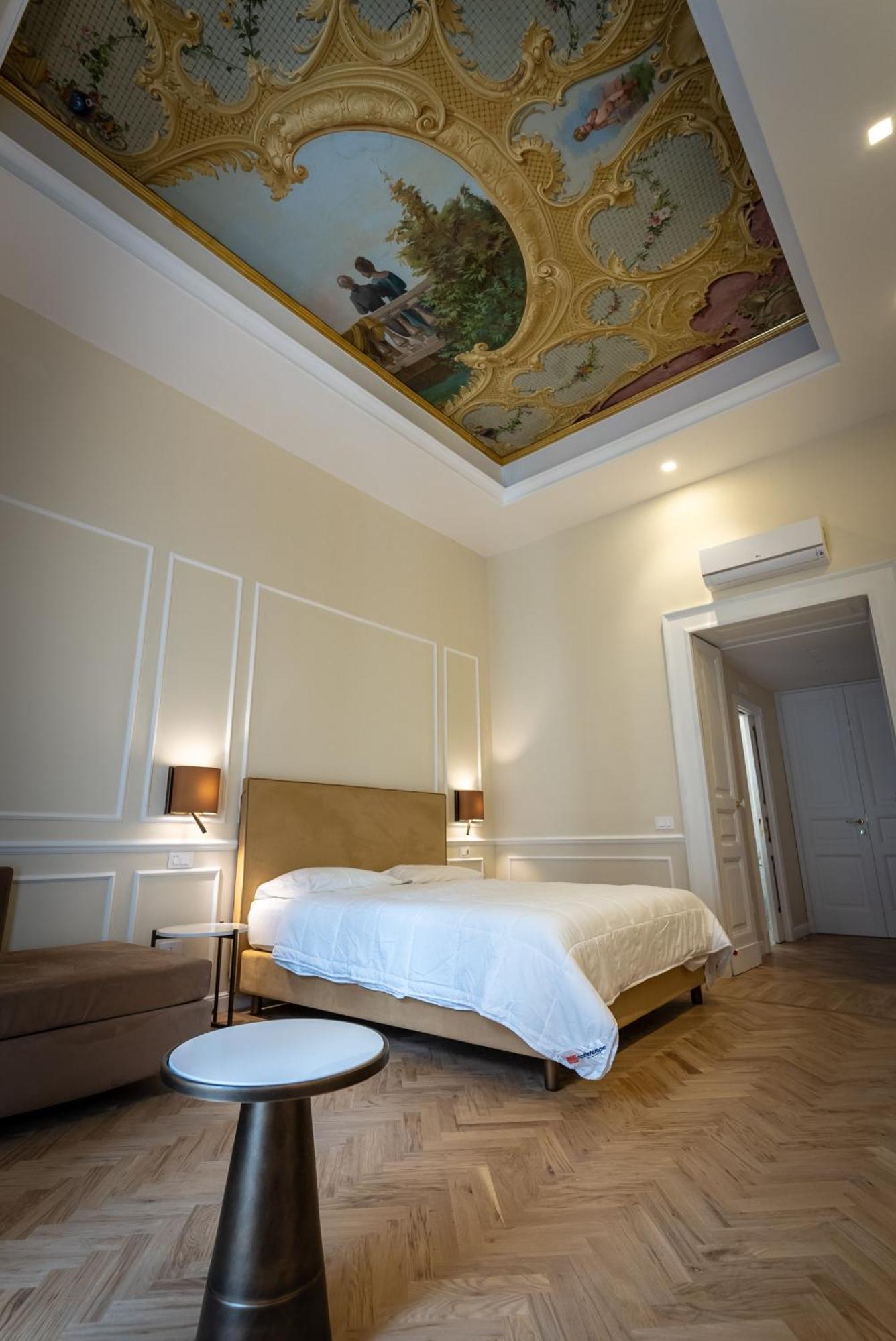 Antica Dimora Pessina Hotel Napoli Bagian luar foto