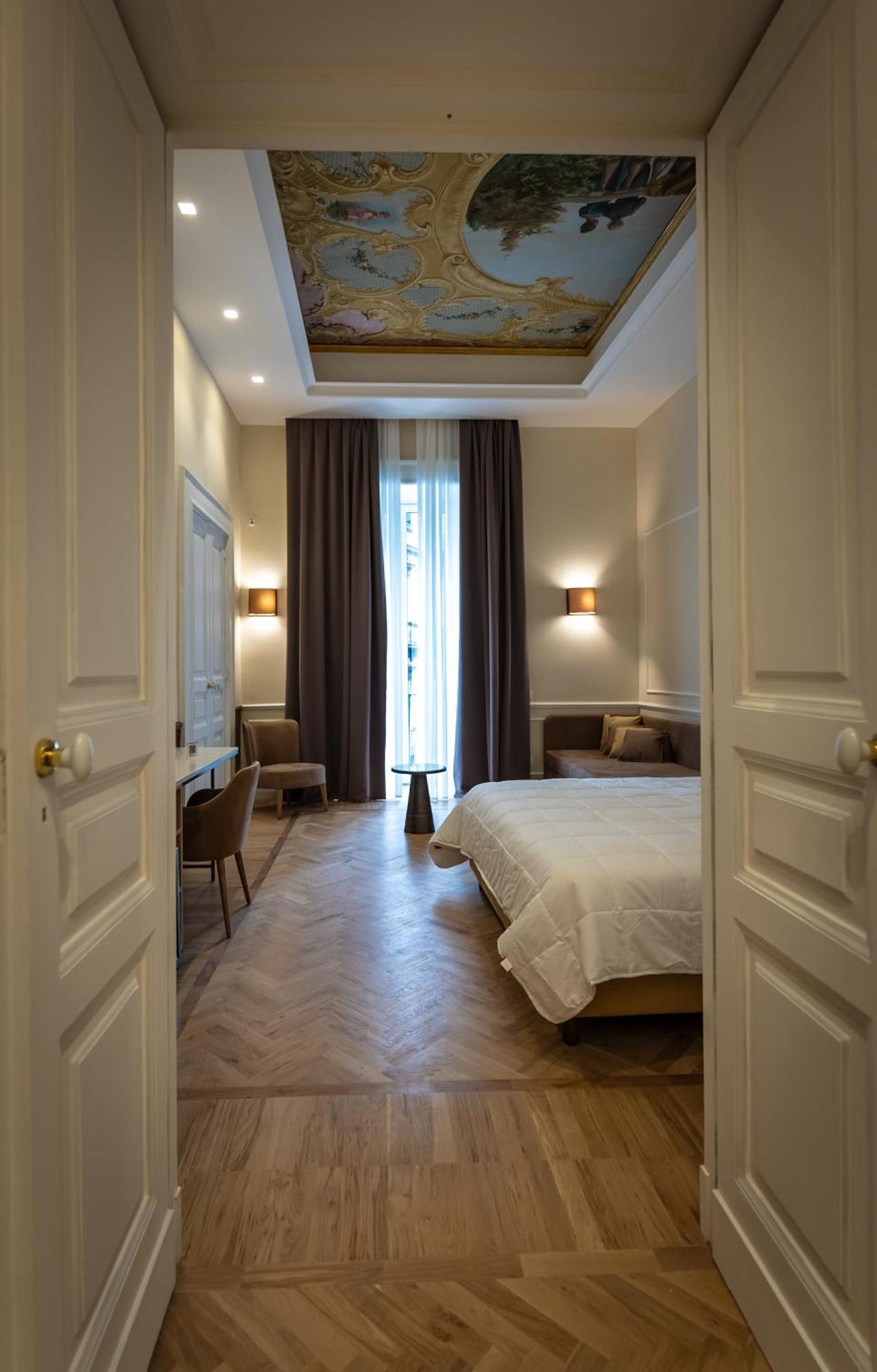 Antica Dimora Pessina Hotel Napoli Bagian luar foto