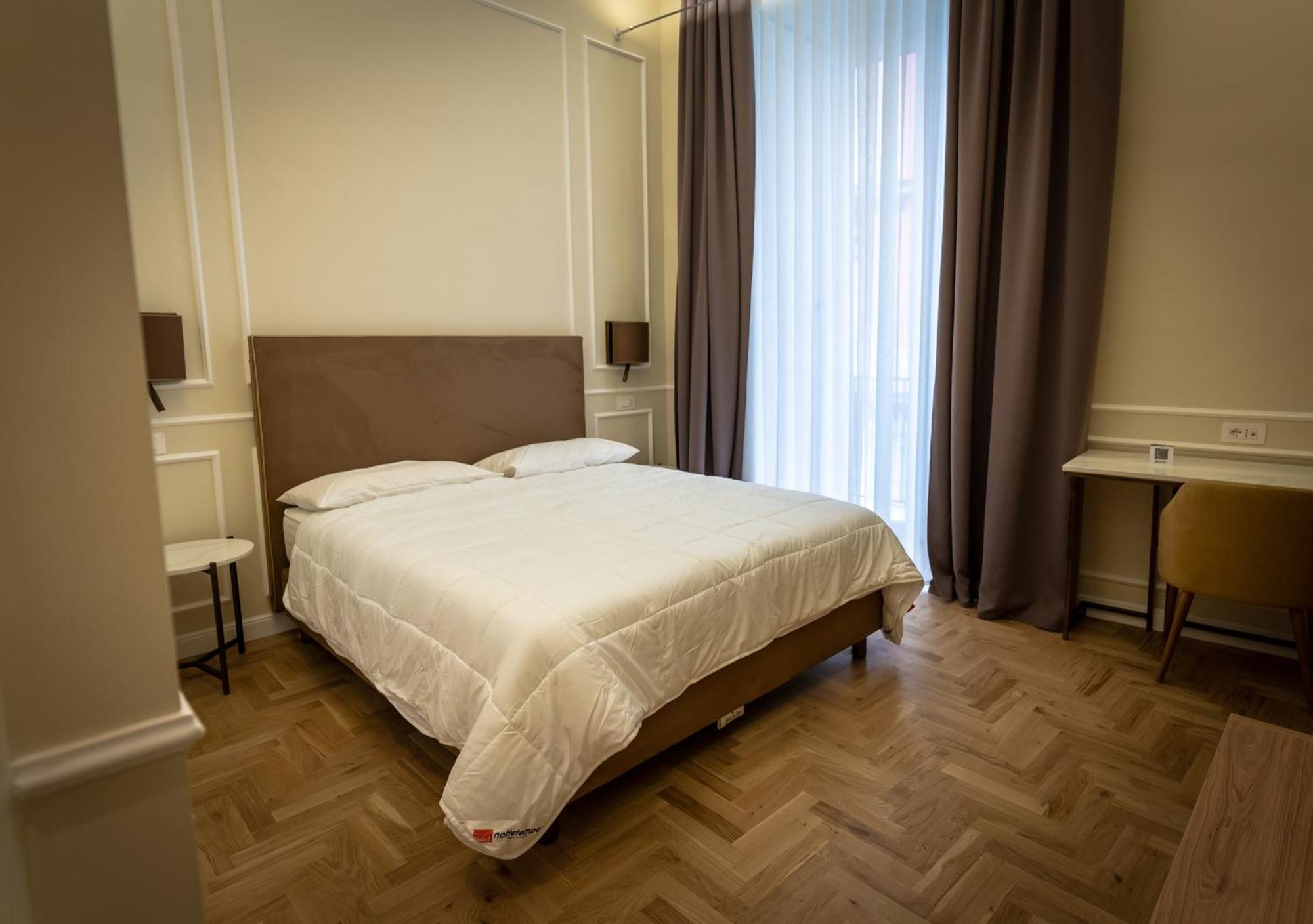 Antica Dimora Pessina Hotel Napoli Bagian luar foto