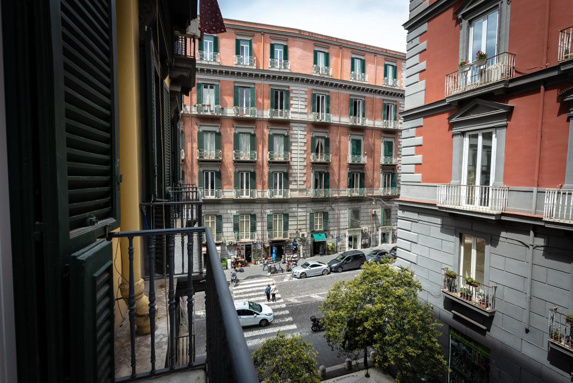 Antica Dimora Pessina Hotel Napoli Bagian luar foto