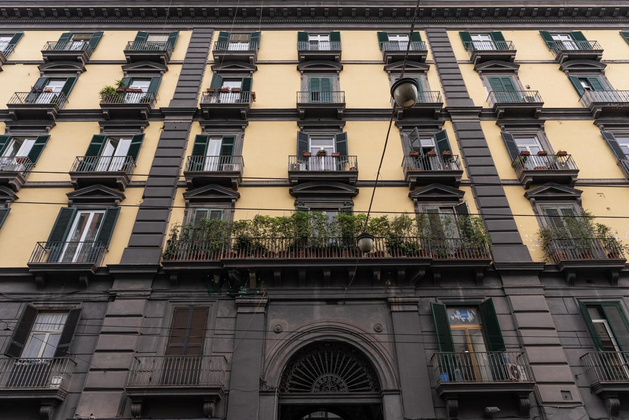 Antica Dimora Pessina Hotel Napoli Bagian luar foto