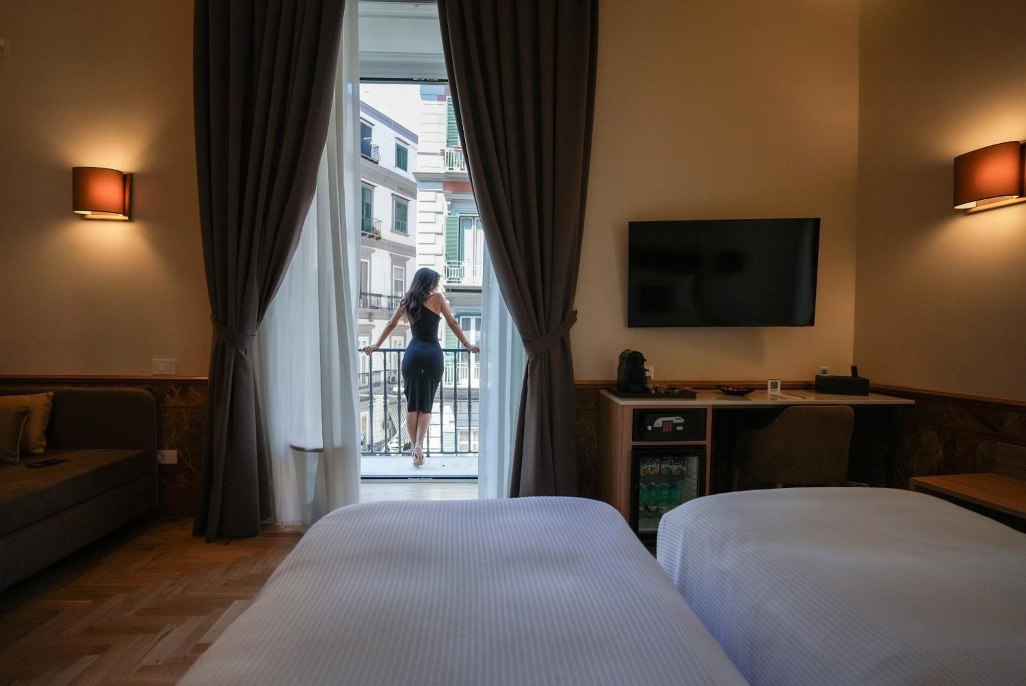 Antica Dimora Pessina Hotel Napoli Bagian luar foto